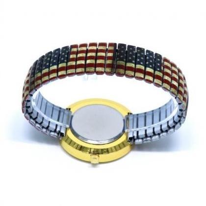 Us Flag Stainless Steel Band Unisex Wrist Watch..