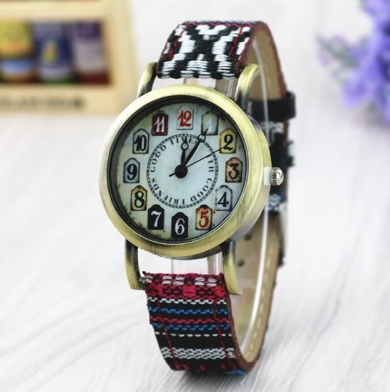 Ethnic Style Retro Quartz Watch Leather Band Unisex Wrist Watch For Men Lady Retro Round Quartz Watch Pattern 2